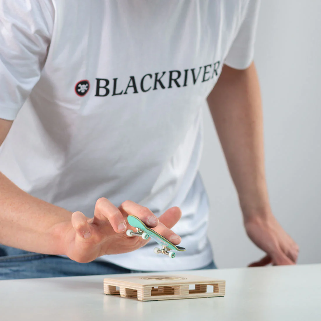 Blackriver Fingerboard Ramp - Manual Pallet - Image 2