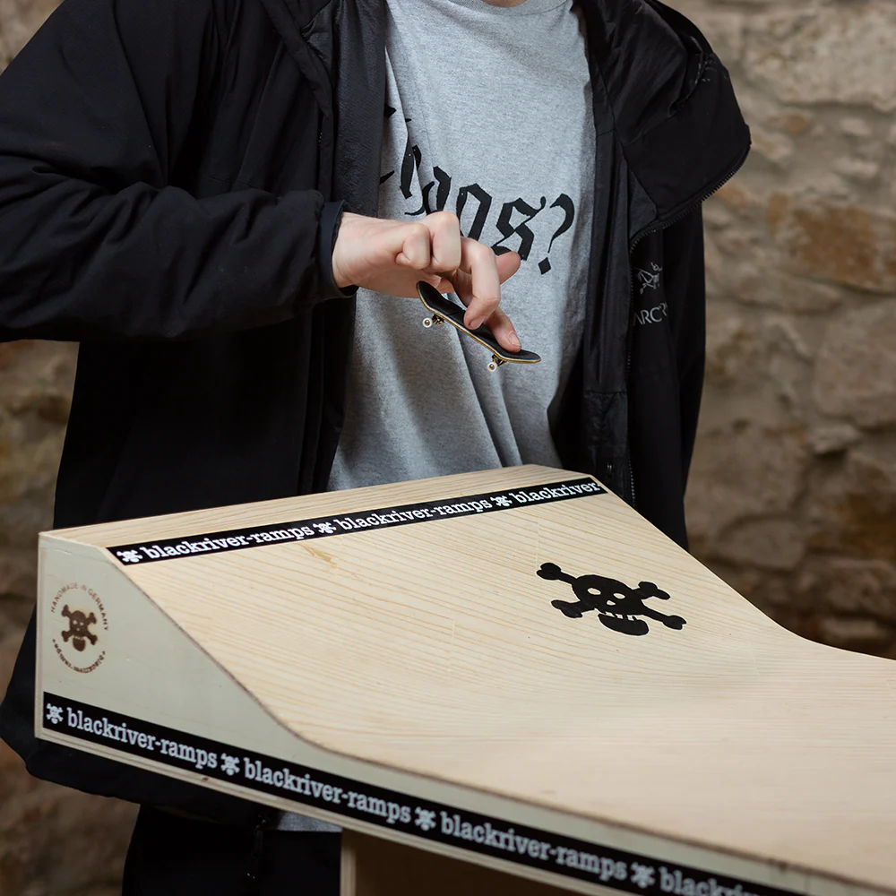 Blackriver Fingerboard Ramp - Playground with Bank - Image 5