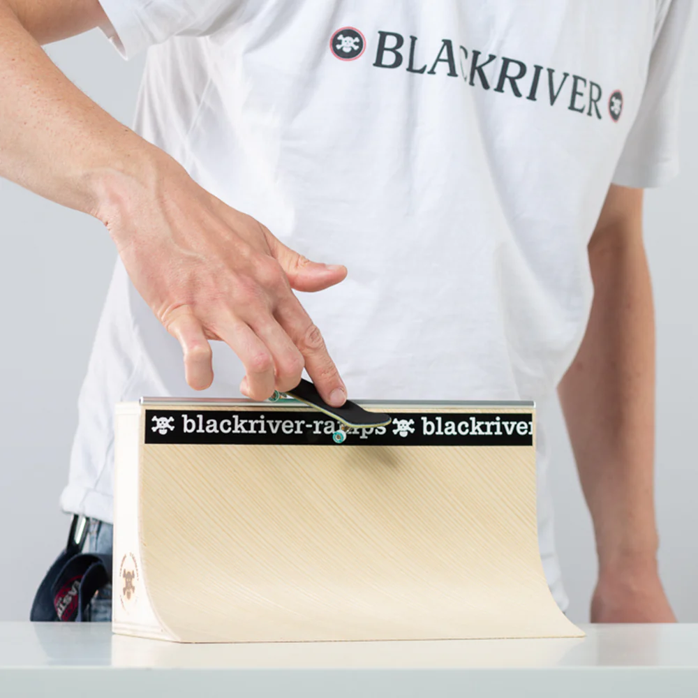 Blackriver Fingerboard Ramps - Wallride - Image 3