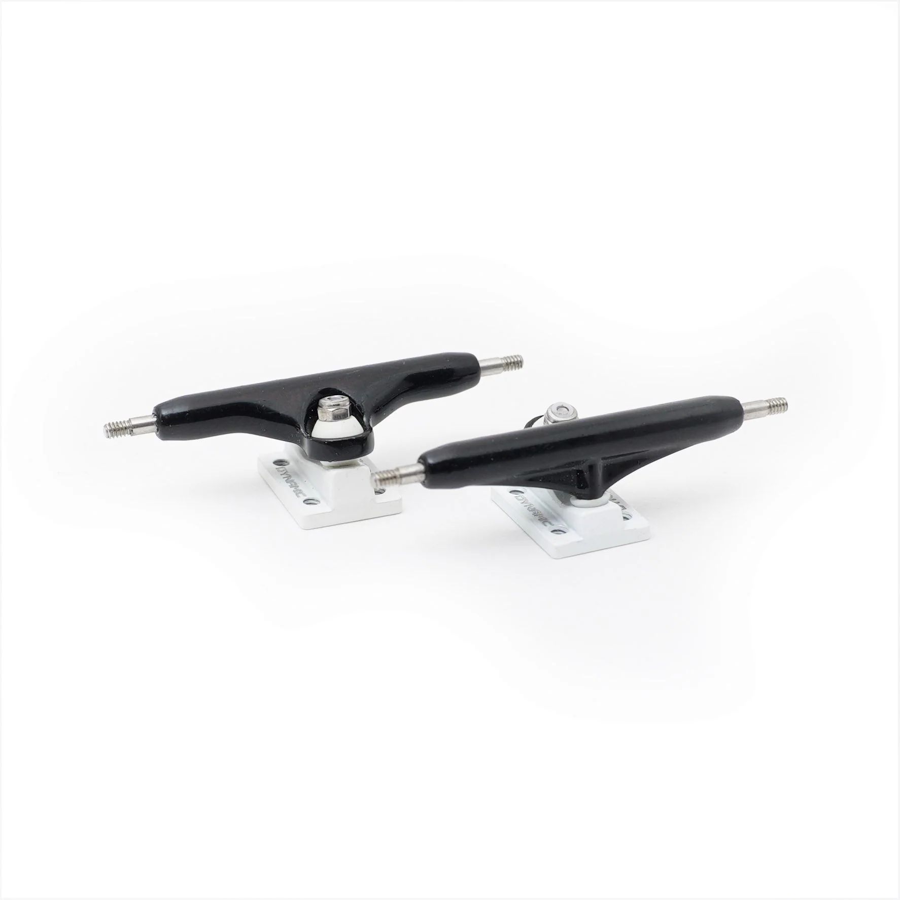 Dynamic Fingerboard Special Edition V2 Trucks - 32mm - Image 8