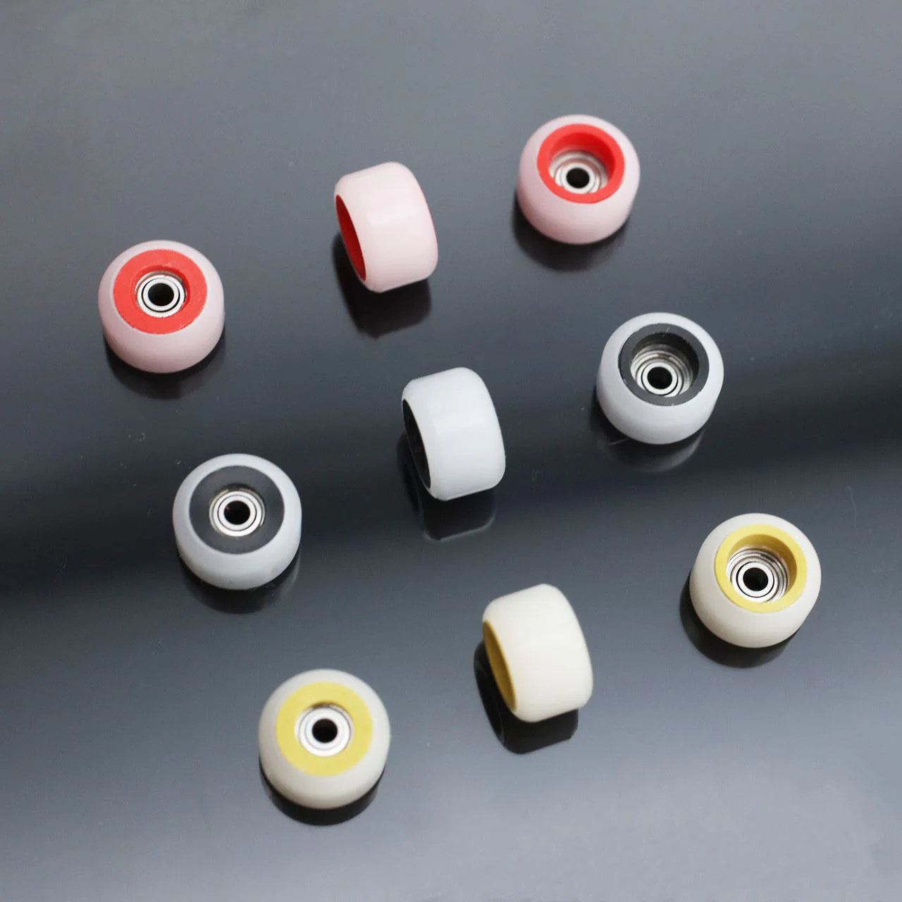 FlatFace Fingerboard Dual Durometer V2 Bearing Wheels - Red and White - Image 5