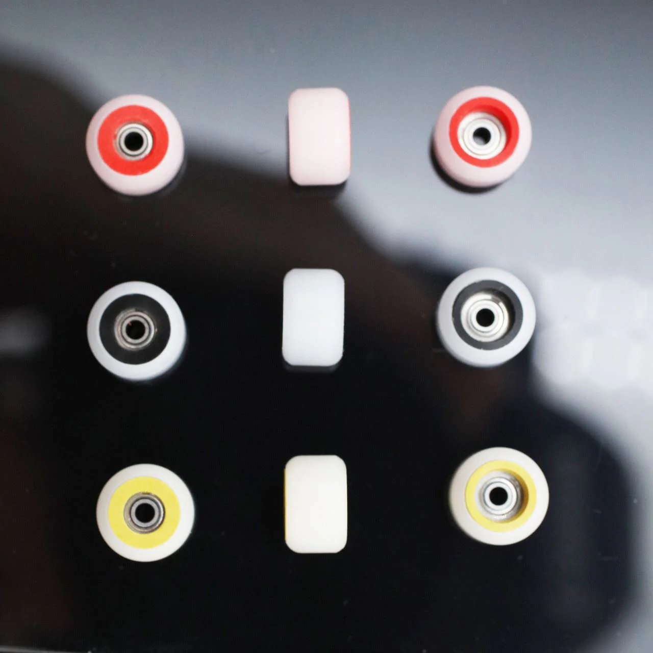 FlatFace Fingerboard Dual Durometer V2 Bearing Wheels - White and White - Image 8