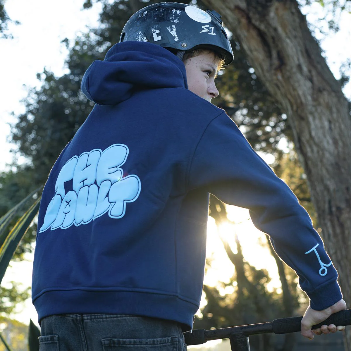 TV Bubble Hoodie - Image 5