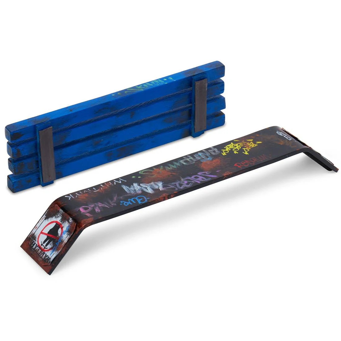 WhytMykConcrete Fingerboard Ramp - Metal Bench Combo - Image 2