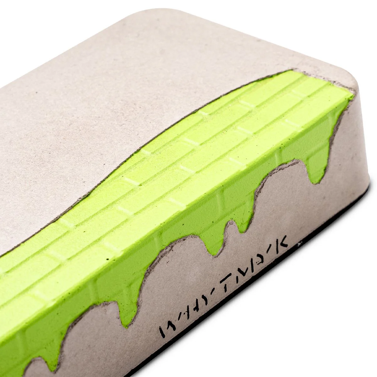 WhytMykConcrete Fingerboard Ramp - Toxic Brick Loaf - Image 3